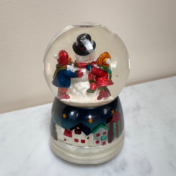Vintage Glass Water-filled Snow Globe Music Box Snowman with Two Happy Friends - Picture 5 of 10